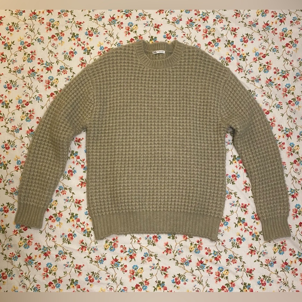 Heavy Zara sweater, size L, like new.